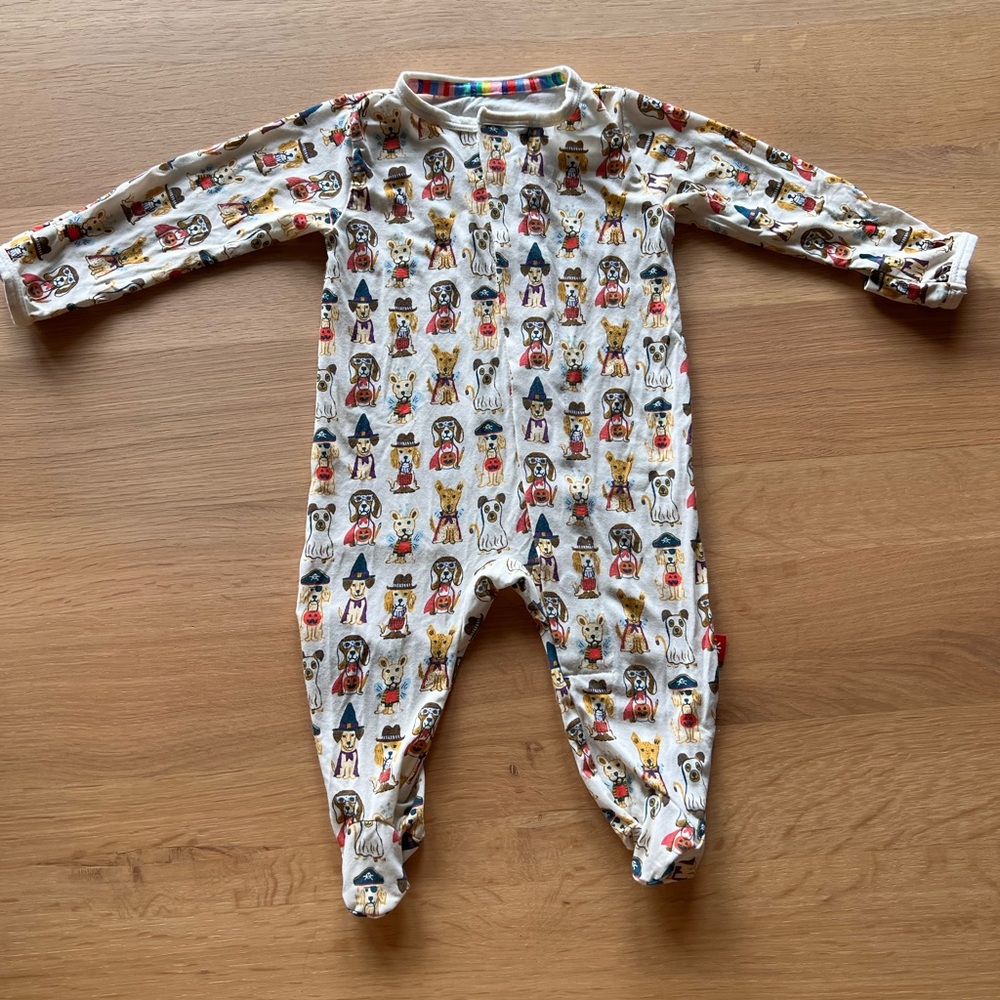 Adorable Halloween Magnetic Me Onesie 0-3 months (8-12lbs)
